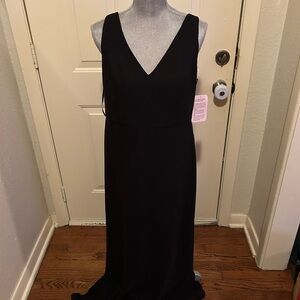 Social Bridesmaids Black V-Neck Sleeveless Maxi Gown